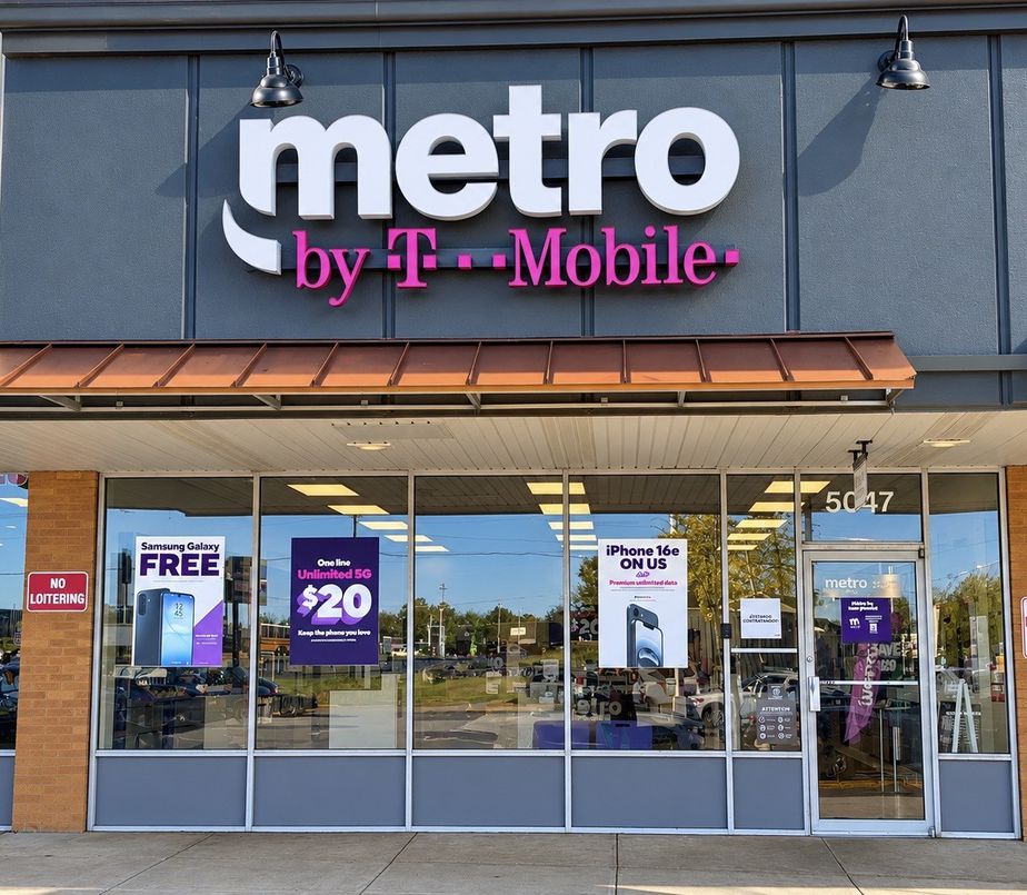 Metro by T-Mobile 5047 Jefferson Davis Highway - 5047 Jefferson Davis Highway 