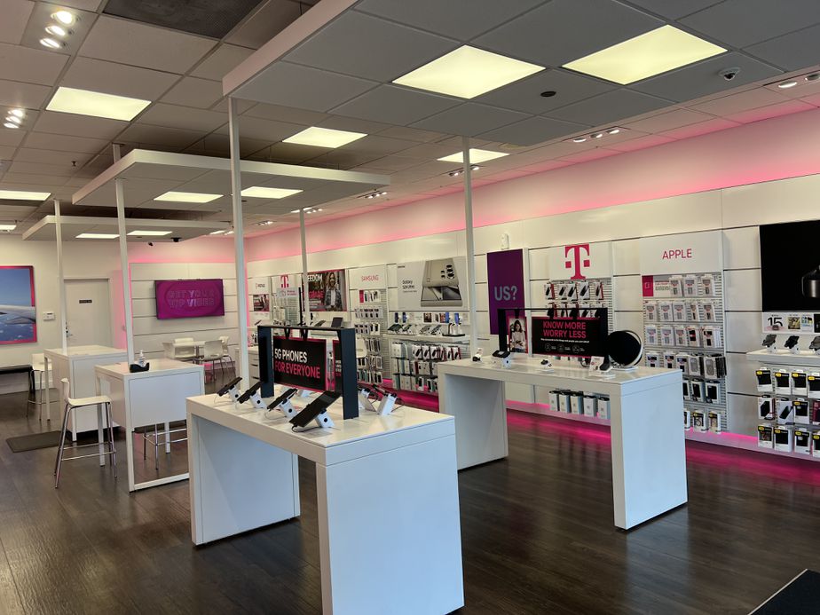 Interior photo of T-Mobile Store at Slatten Ranch, Antioch, CA