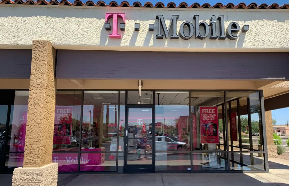 Exterior photo of T-Mobile store at Mcdowell & Hayden, Scottsdale, AZ