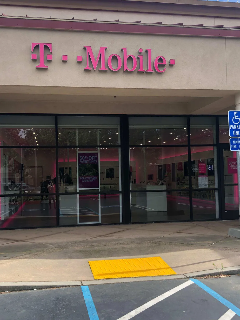 Exterior photo of T-Mobile store at Balfour Rd & Walnut Blvd, Brentwood, CA