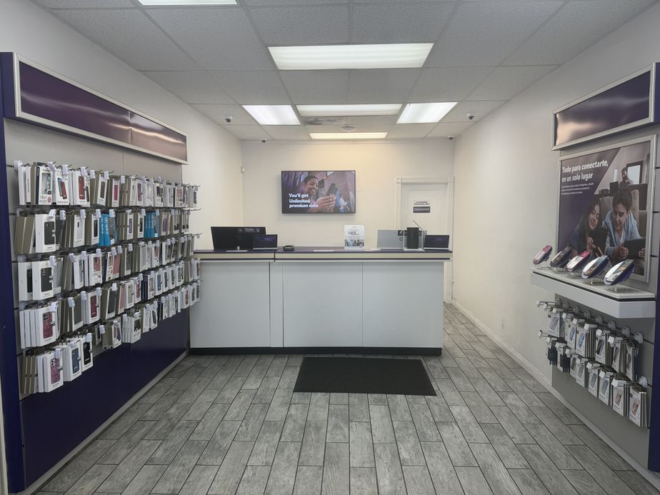 Metro by T-Mobile 2550 E Slauson Ave - 2550 E Slauson Ave 