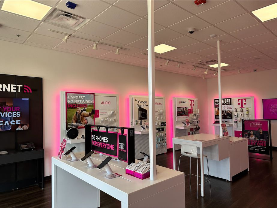 Interior photo of T-Mobile Store at Jackson Ave W & Allison Cove, Oxford, MS