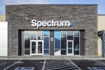 1421 Center Dr, Medford, OR – Spectrum Store