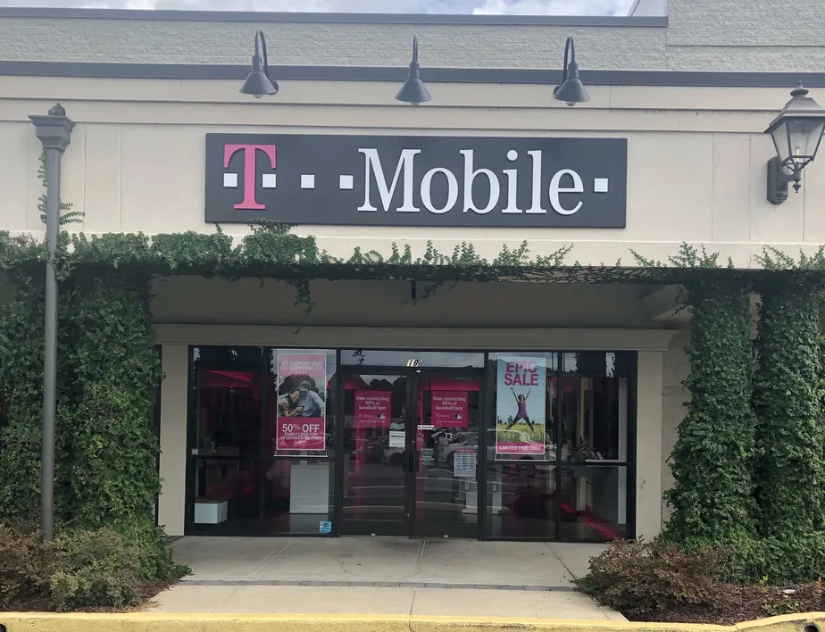 Exterior photo of T-Mobile store at Pincrest & Hwy 15, Southern Pines, NC