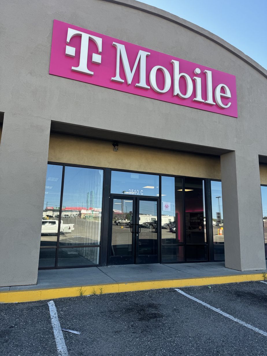 Exterior photo of T-Mobile Store at 7th St & Legion Dr, Las Vegas, NM