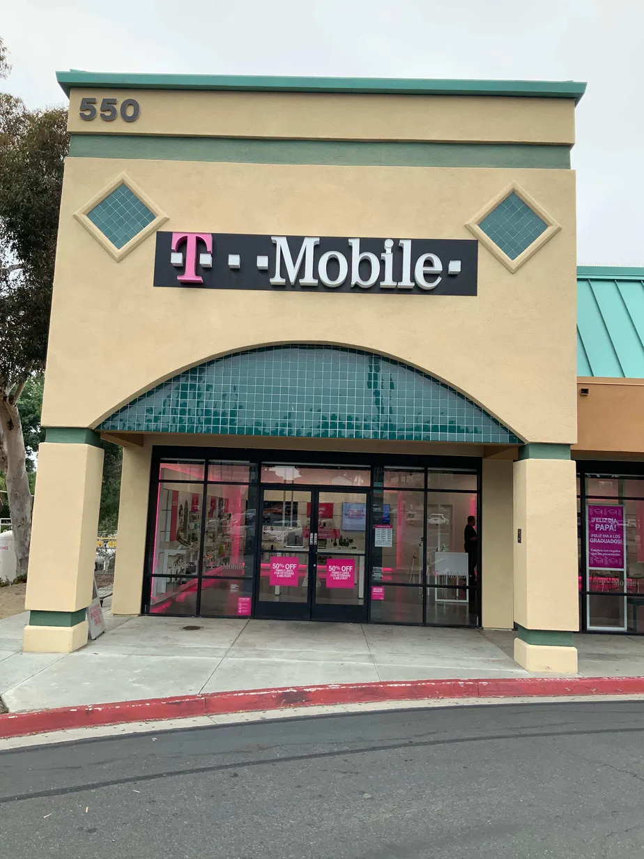 T-Mobile Melrose & Hacienda | Vista, CA