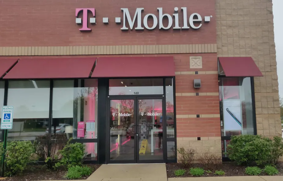 Exterior photo of T-Mobile store at Rt 59 & Irving Park Rd, Streamwood, IL