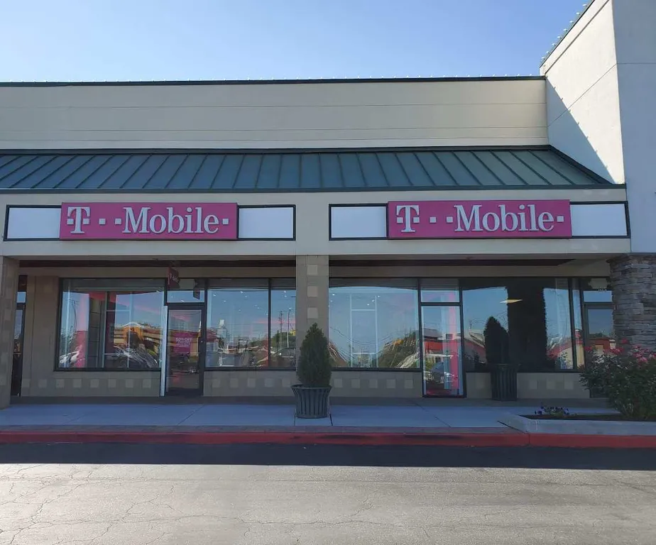 Exterior photo of T-Mobile store at Rt 1 & Rt 24, Bel Air, MD