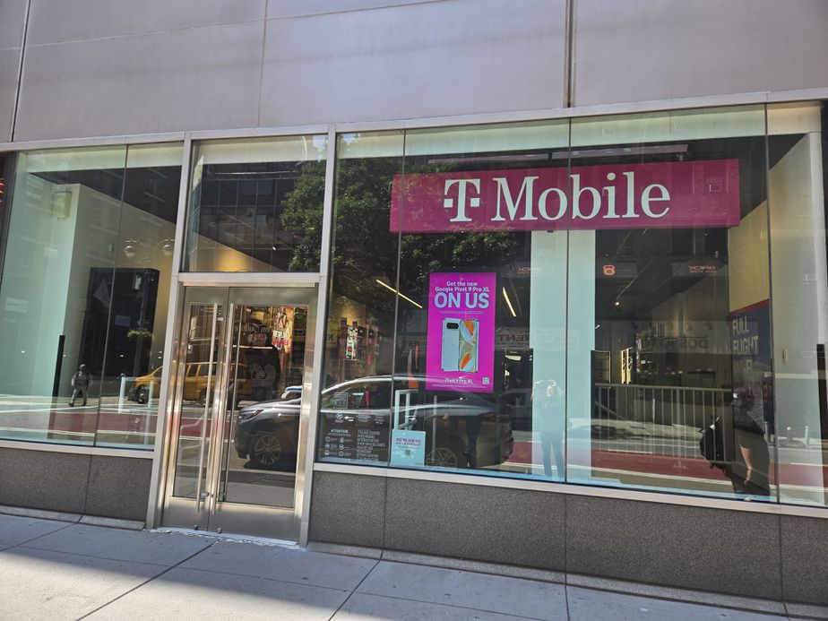 Exterior photo of T-Mobile Store at 45th & Lexington, New York, NY