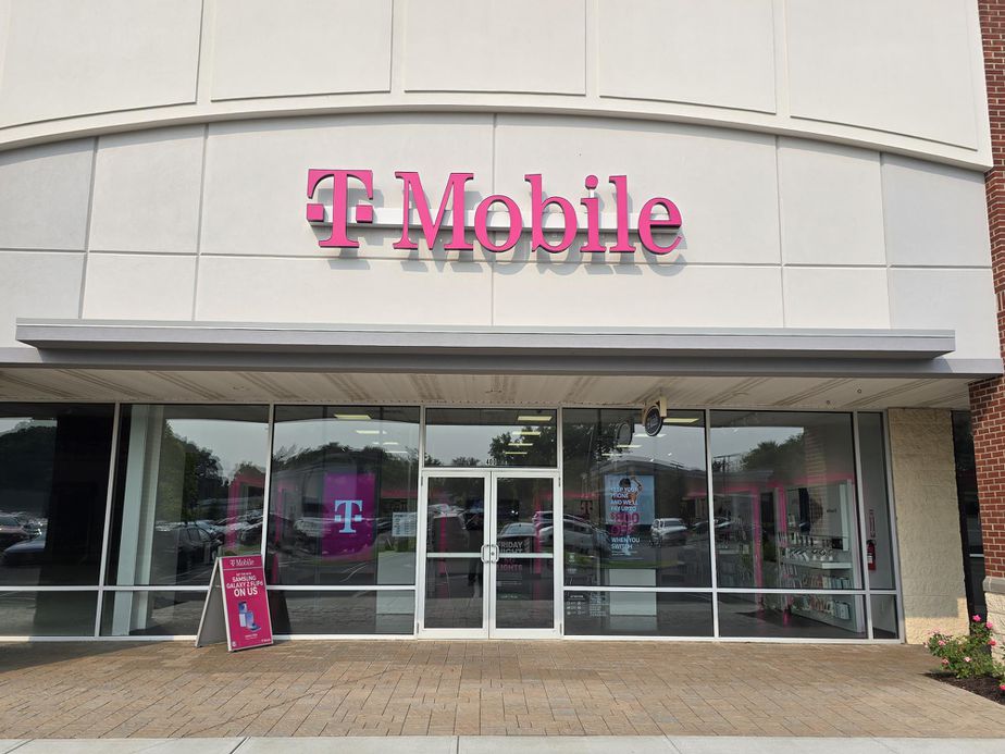 Exterior photo of T-Mobile Store at Glenmont Plaza, Glenmont, NY