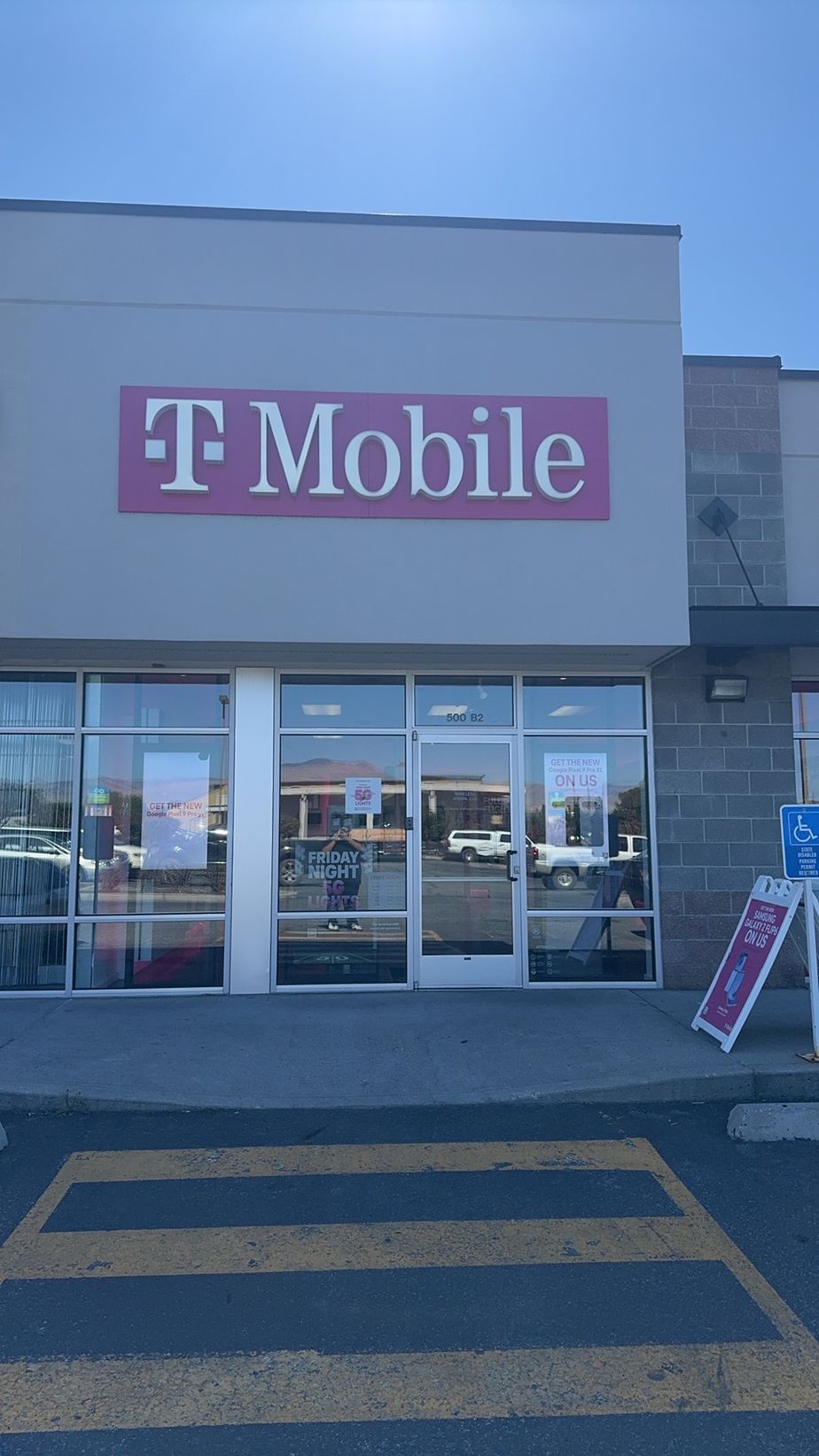 Exterior photo of T-Mobile Store at Valley Mall Pkwy & Fifth St NE, East Wenatchee, WA