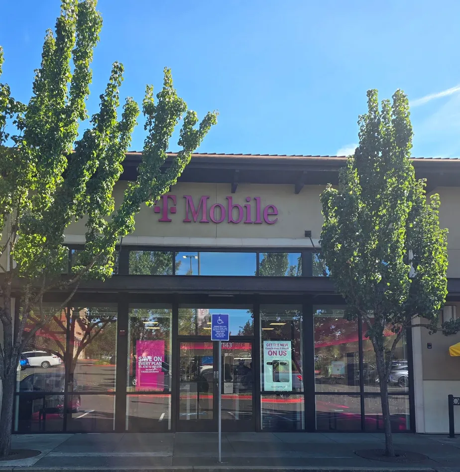  Exterior photo of T-Mobile Store at Nyberg Woods, Tualatin, OR 
