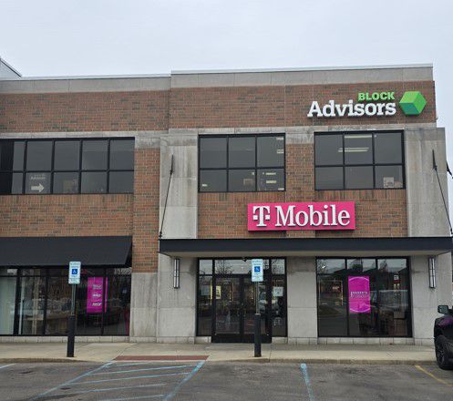 Exterior photo of T-Mobile Store at West Bloomfield, West Bloomfield, MI