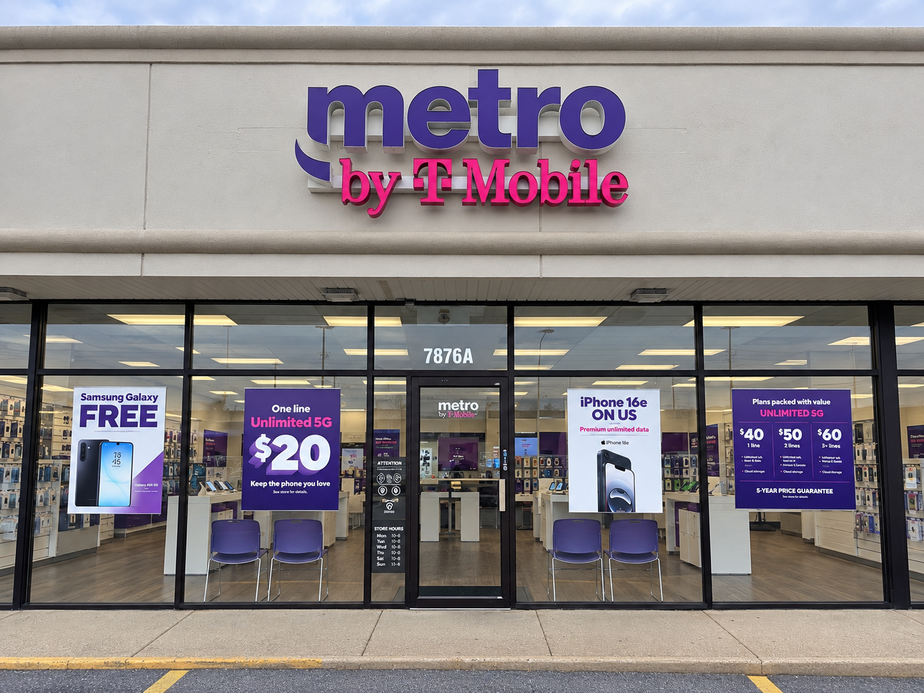 Metro by T-Mobile 7876A E Ridge Rd - 7876A E Ridge Rd 