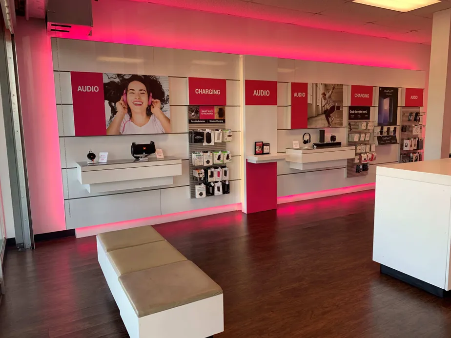  Interior photo of T-Mobile Store at W Oakland Park Blvd & Sr 7, Lauderdale Lakes, FL 