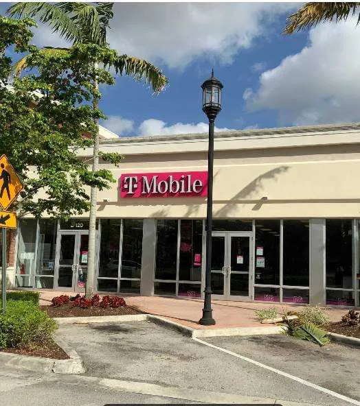 Exterior photo of T-Mobile store at S University Dr & Sw 6th St, Plantation, FL