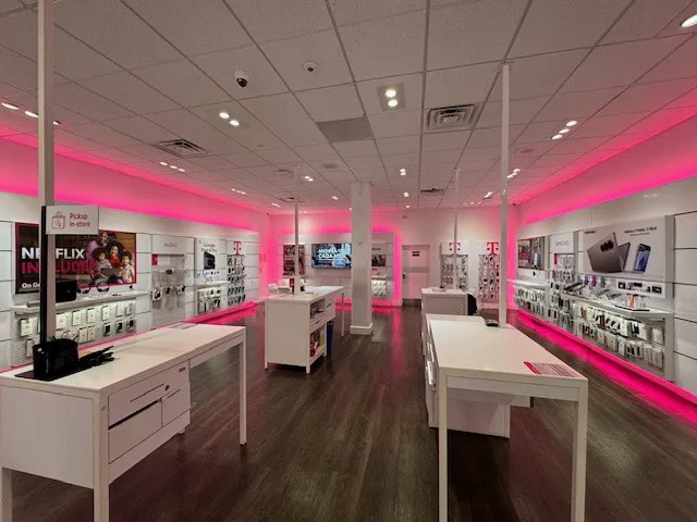  Interior photo of T-Mobile Store at Steinway & 30th, Astoria, NY 