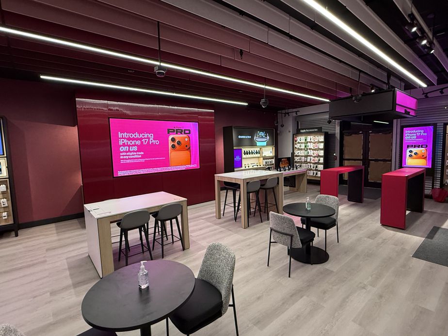  Interior photo of T-Mobile Store at Berlin Turnpike, Newington, CT 