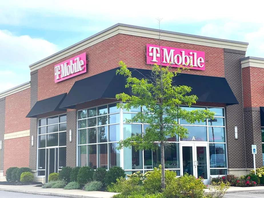 Exterior photo of T-Mobile Store at Medical Ctr Pkwy & Rob Rose Dr, Murfreesboro, TN
