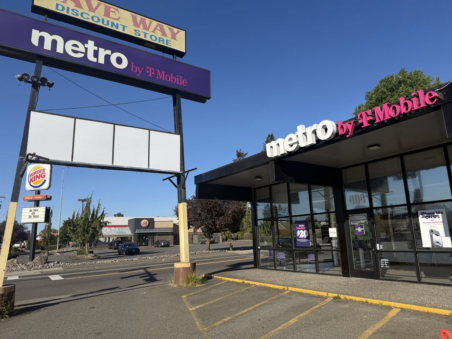 Metro by T-Mobile 404 Auburn Way S - 404 Auburn Way S 