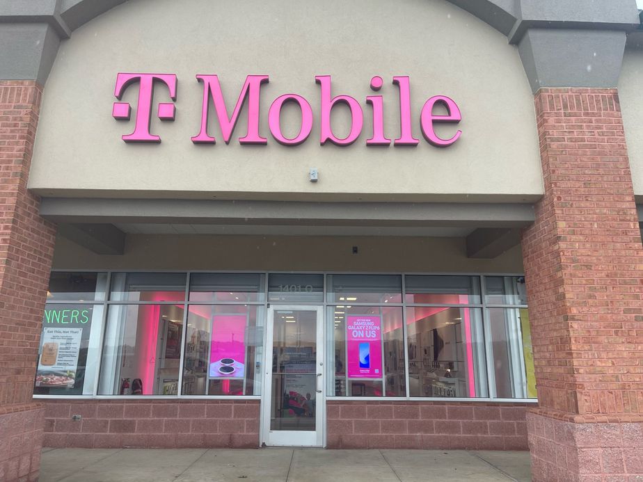 Exterior photo of T-Mobile Store at Woodbridge Center, Edgewood, MD