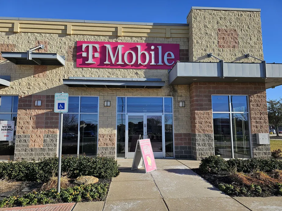  Exterior photo of T-Mobile Store at Davis Towne Crossing, North Richland Hills, TX 