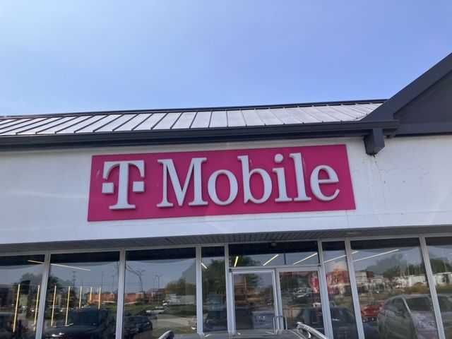 Exterior photo of T-Mobile Store at Crawfordsville Rd & Augusta Dr N, Indianapolis, IN