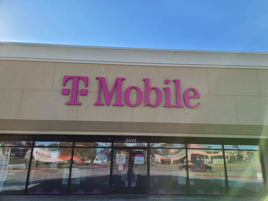 Exterior photo of T-Mobile store at Nw Cache Rd & Nw Erwin Ln, Lawton, OK