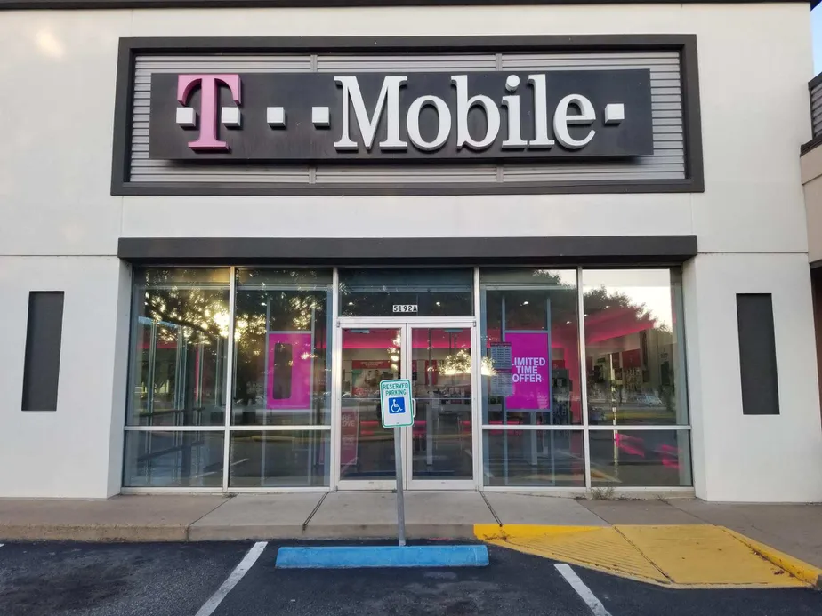 Exterior photo of T-Mobile store at Avenue H & Lane Dr, Rosenberg, TX