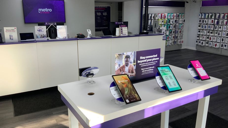 Metro by T-Mobile 3571 W Broad St - 3571 W Broad St 