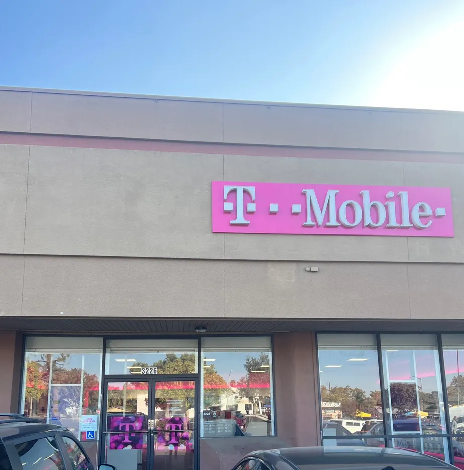  Exterior photo of T-Mobile Store at Tulare & 1st, Fresno, CA 