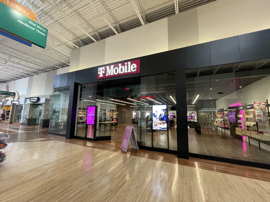 Exterior photo of T-Mobile Store at Arundel Mills, Hanover, MD 