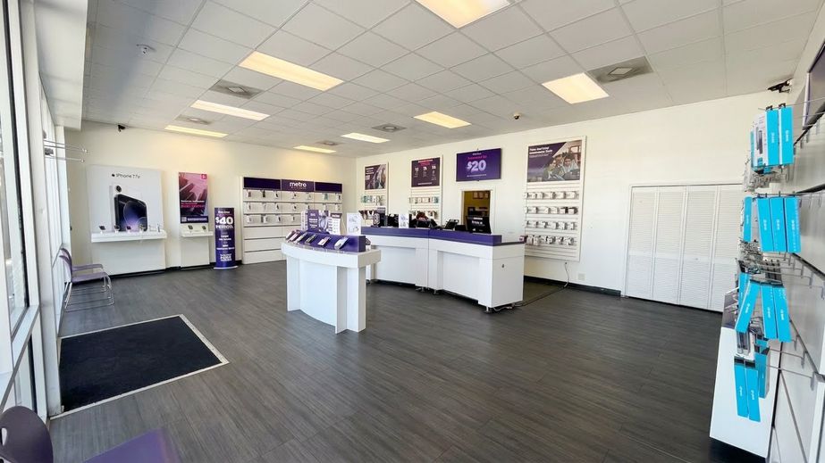 Metro by T-Mobile 14965 Max Leggett Pkwy - 14965 Max Leggett Pkwy 