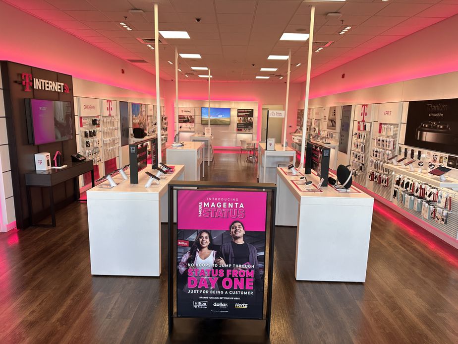 Interior photo of T-Mobile Store at Lincoln Plaza, Worcester, MA