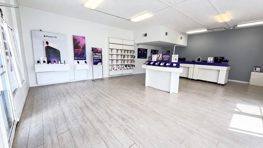 Metro by T-Mobile 4500 4th St NW - 4500 4th St NW 