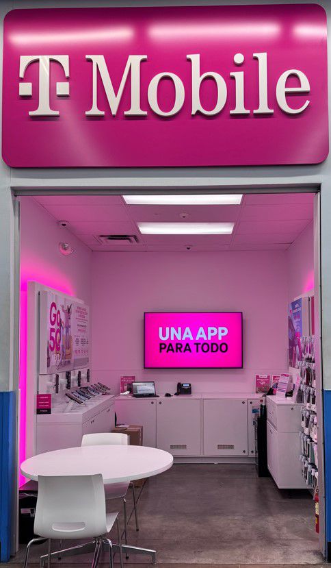 Exterior photo of T-Mobile Store at Walmart La Virgencita Toa Baja, Toa Baja, PR