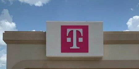 Exterior photo of T-Mobile Store at S Harper Rd & Lee Hwy, Corinth, MS