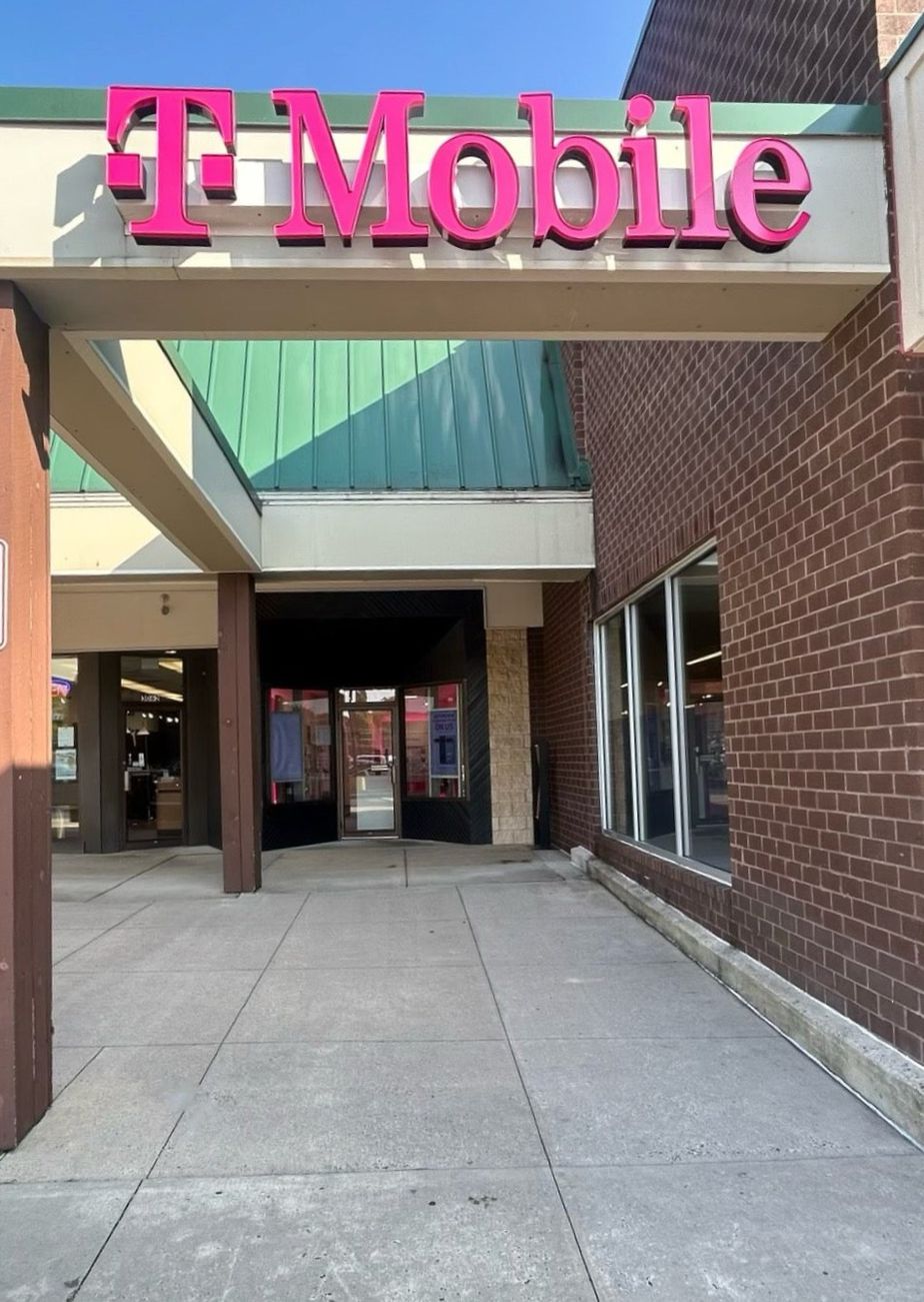 Exterior photo of T-Mobile Store at Tilghman St & N Cedar Crest Blvd, Allentown, PA