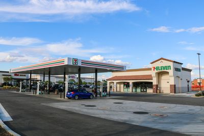 Image gallery for 7-Eleven