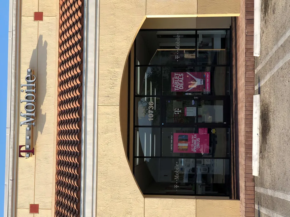 Exterior photo of T-Mobile store at Nw 74th Street & Nw 107th Ave, Doral, FL