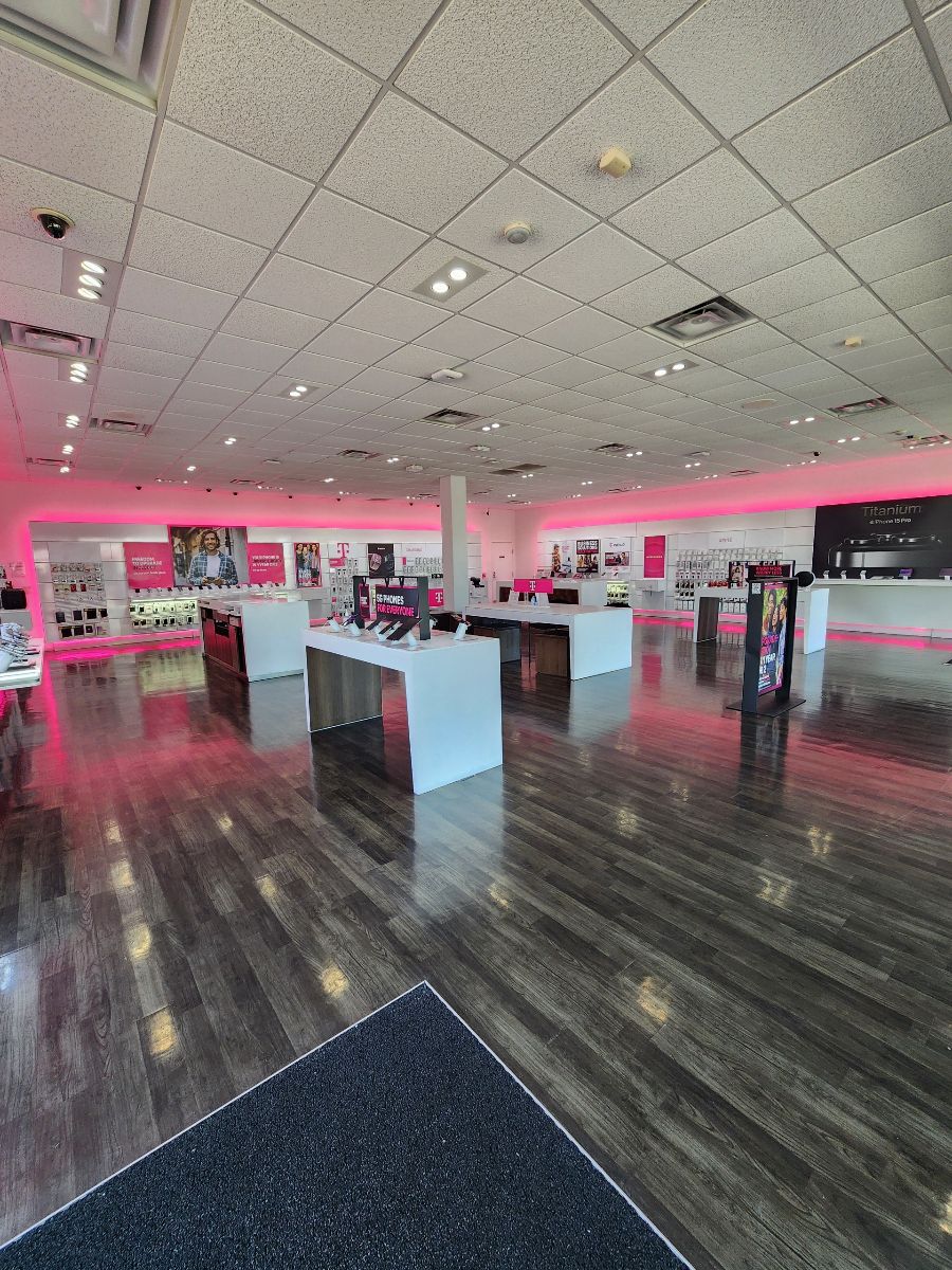 Interior photo of T-Mobile Store at Embassy Oaks, San Antonio, TX