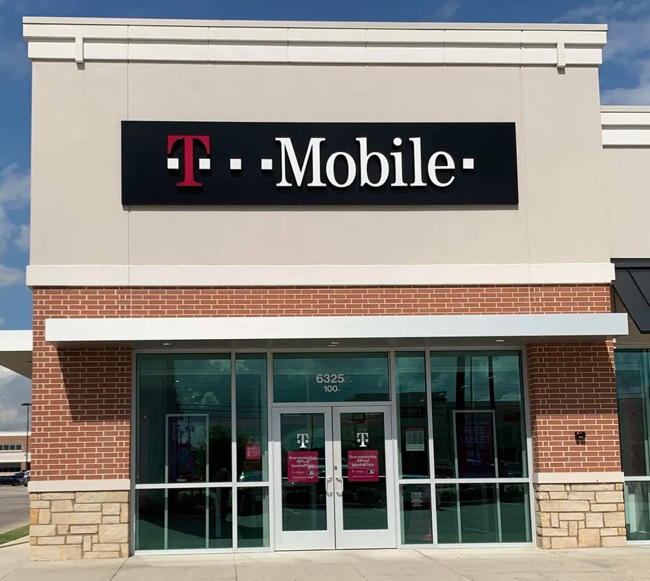 Exterior photo of T-Mobile store at Garth Rd & Hunt Rd, Baytown, TX