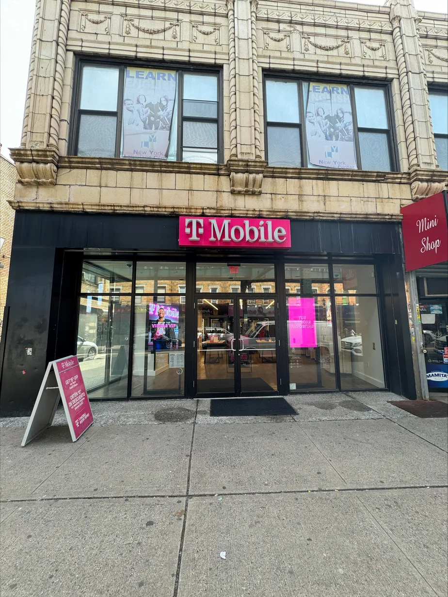  Exterior photo of T-Mobile Store at Jamaica & 91st St, Woodhaven, NY 