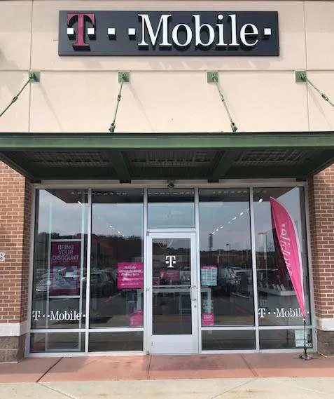 Exterior photo of T-Mobile store at Rt 130 & Rt 195, Hamilton, NJ