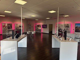 Interior photo of T-Mobile Store at Loudoun Street, Winchester, VA