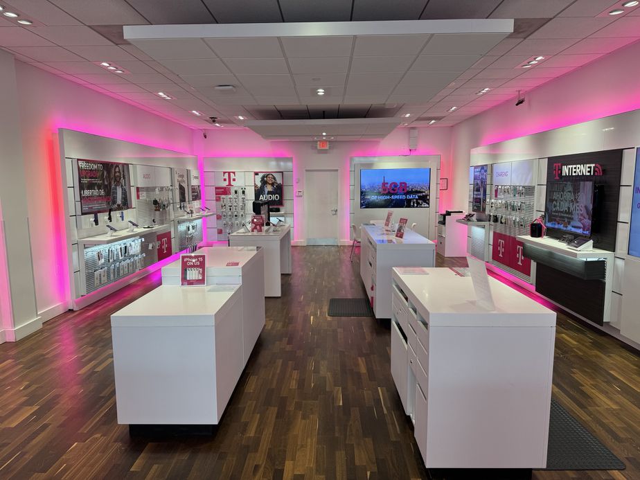 Interior photo of T-Mobile Store at Dulles Town Center, Sterling, VA