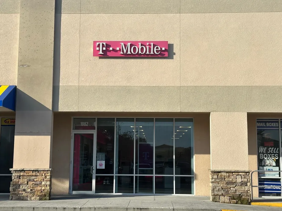  Exterior photo of T-Mobile Store at Cypress & Old Pleasant Hill, Poinciana, FL 