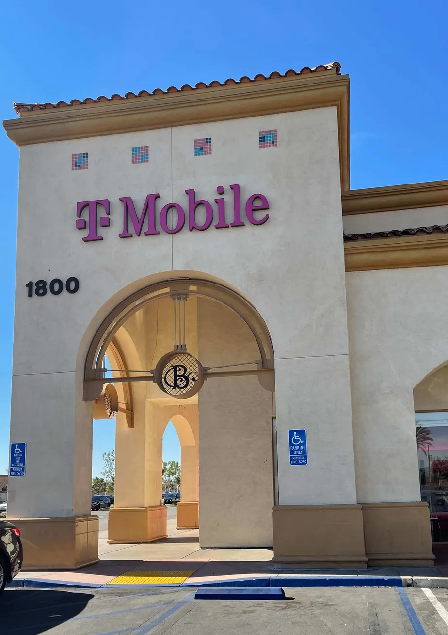 Exterior photo of T-Mobile Store at Bristol & 17th, Santa Ana, CA