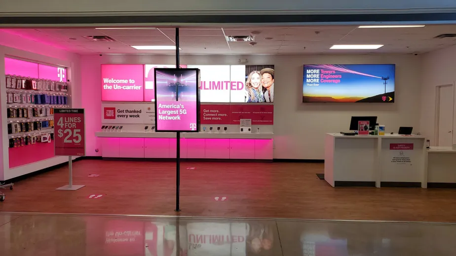 Interior photo of T-Mobile Store at US Hwy 281 & San Pedro Ave, San Antonio, TX