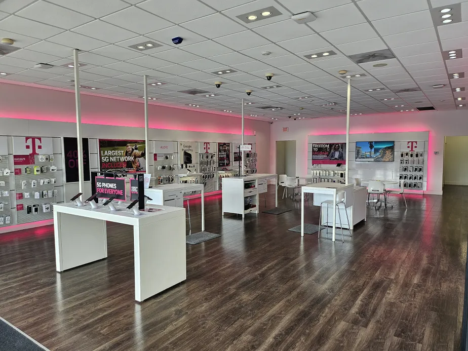  Interior photo of T-Mobile Store at SH 181 & Dimitrios, Daphne, AL 